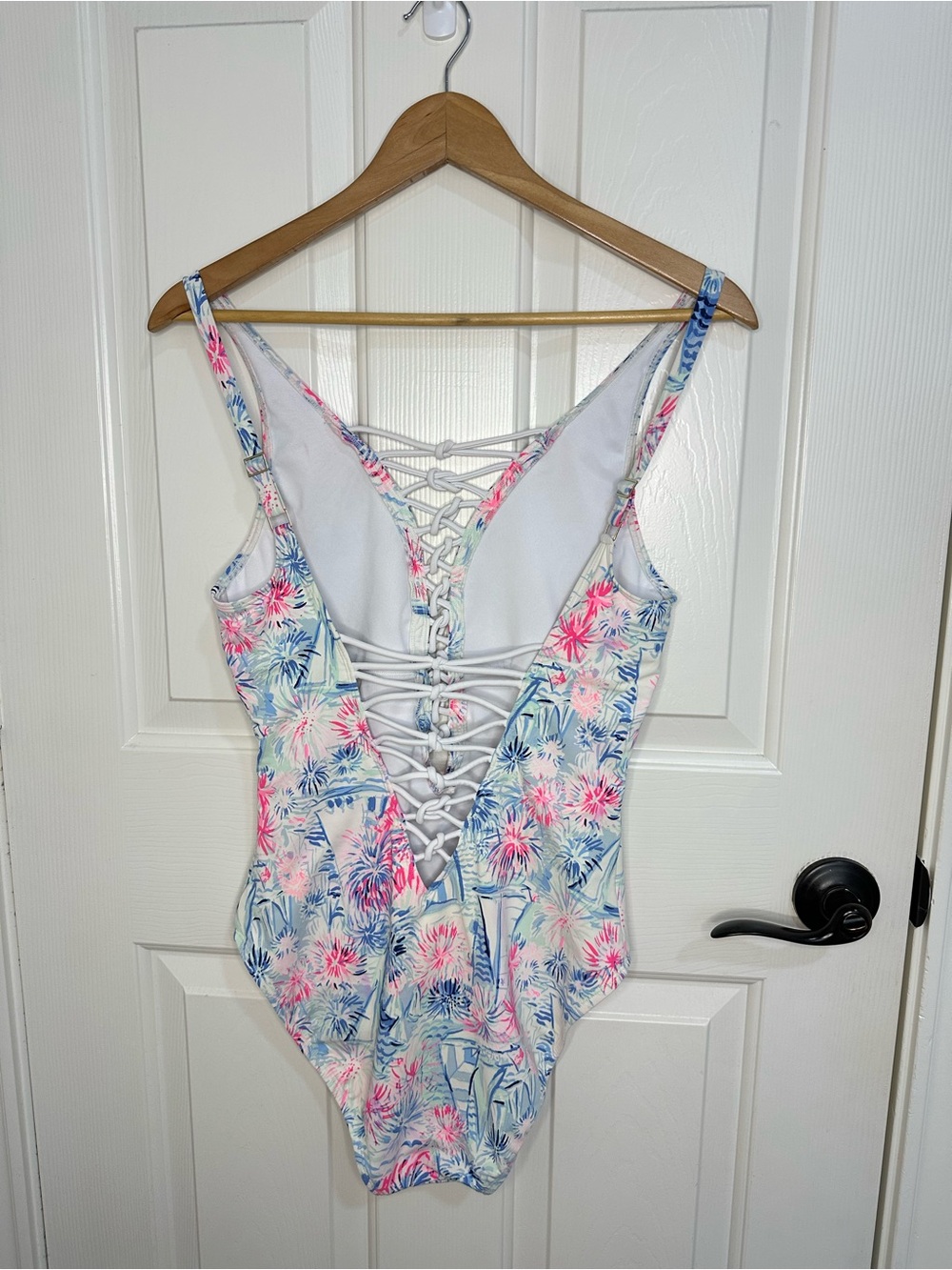 Lilly Pulitzer Isle Lattice Blue Sea to Shining Sea One Piece Swimsuit Sz 10 - Picture 4 of 10